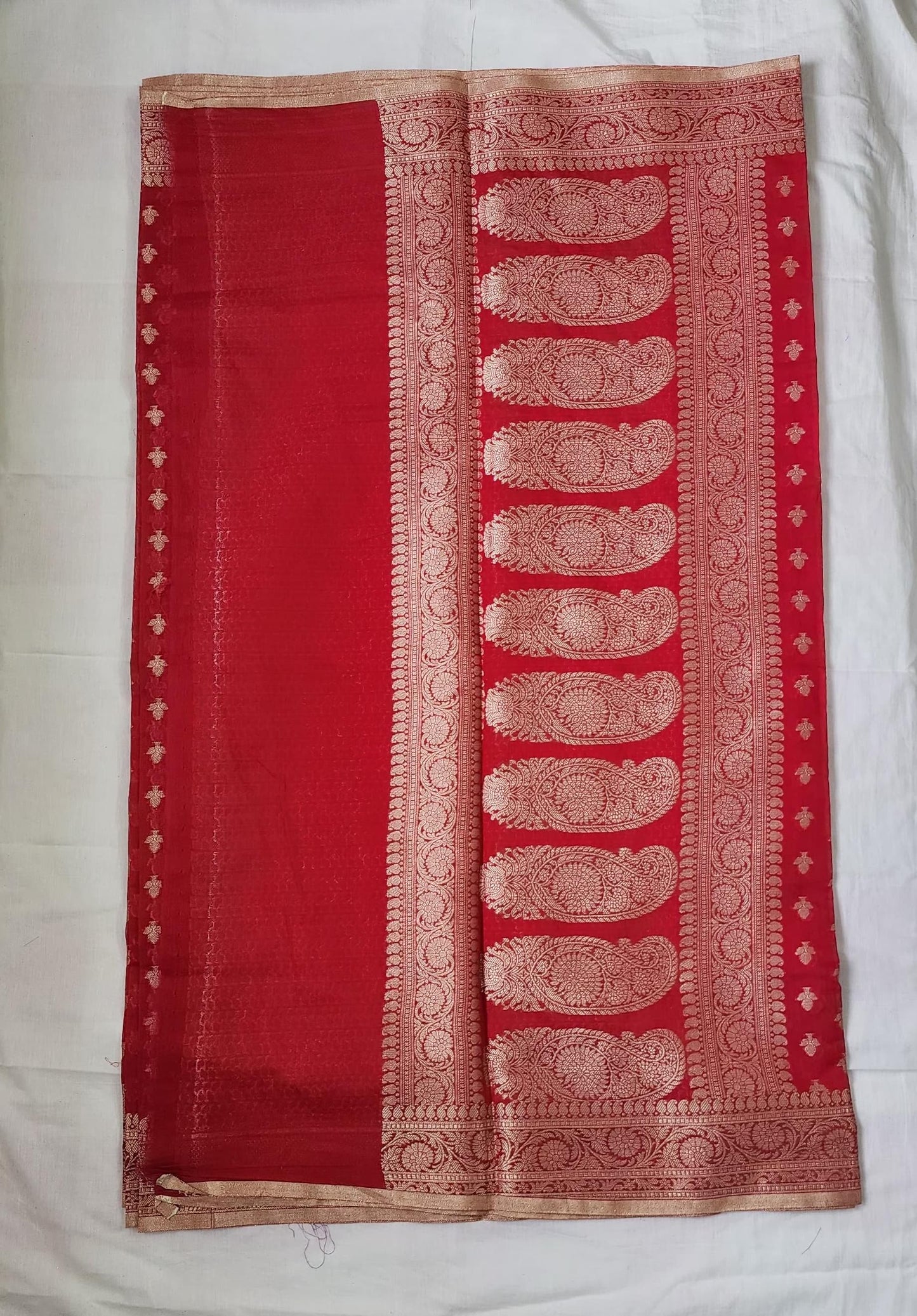 Red Banaras Cotton-Silk Saree with Rich Pallu – Timeless Grace in Every Thread
