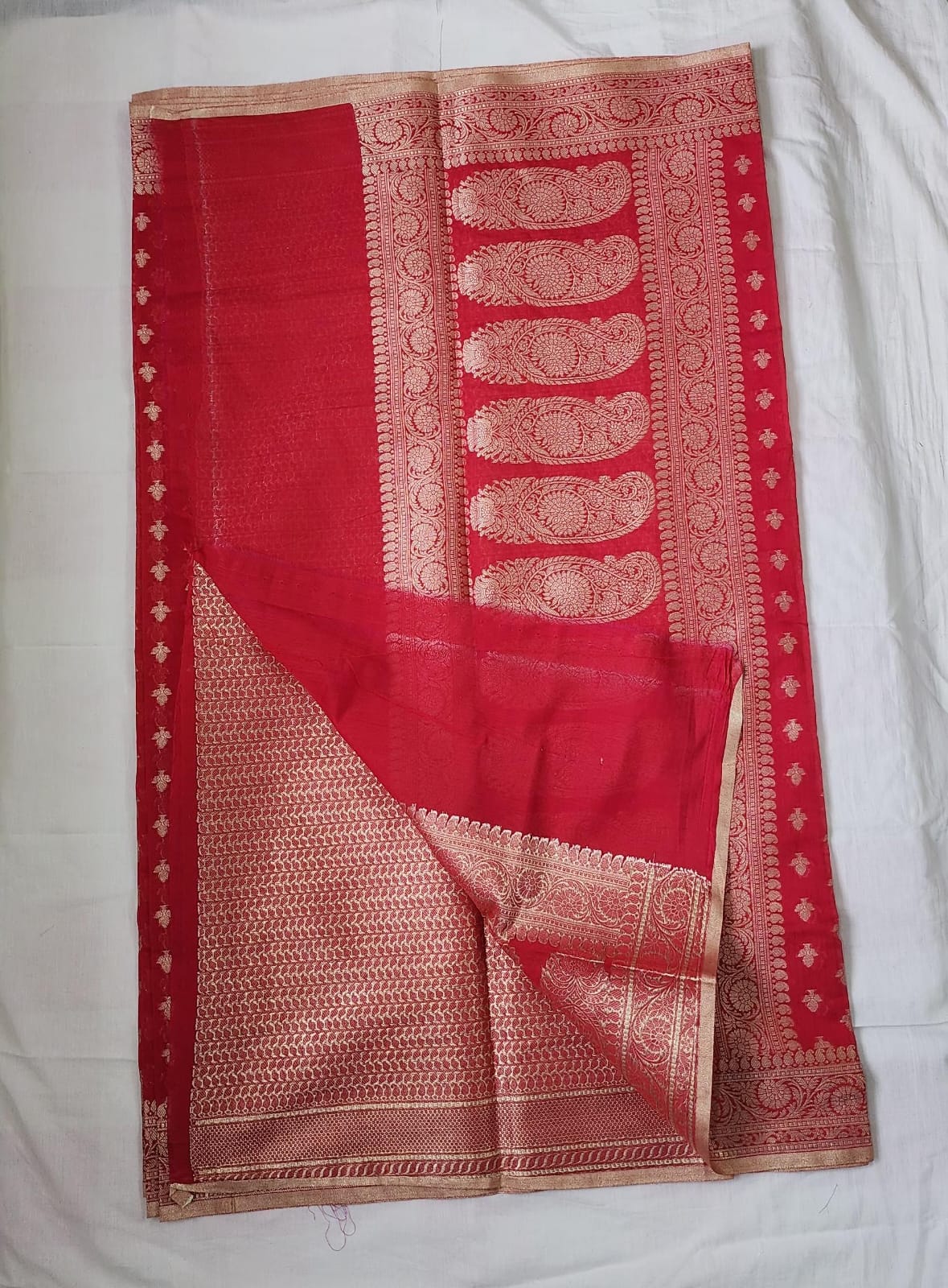 Red Banaras Cotton-Silk Saree with Rich Pallu – Timeless Grace in Every Thread