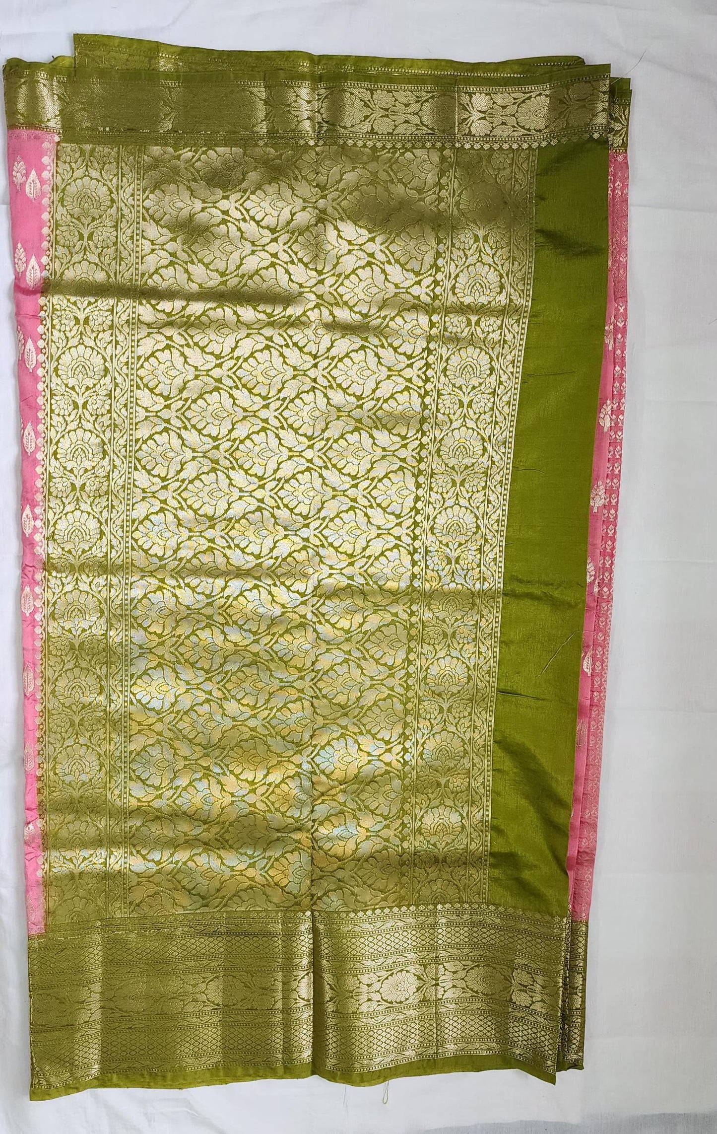 Pink Banaras Raw Mango Silk Saree with Rich Parrot Green Pallu – A Vibrant Harmony of Heritage