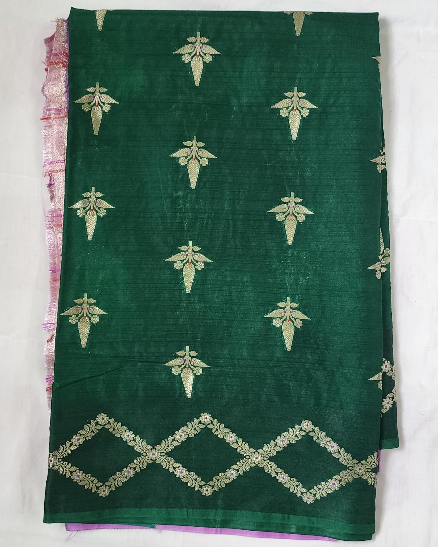 Green Banaras Raw Mango Silk Saree with Rich Violet Pallu – A Bold Blend of Grace and Grandeur
