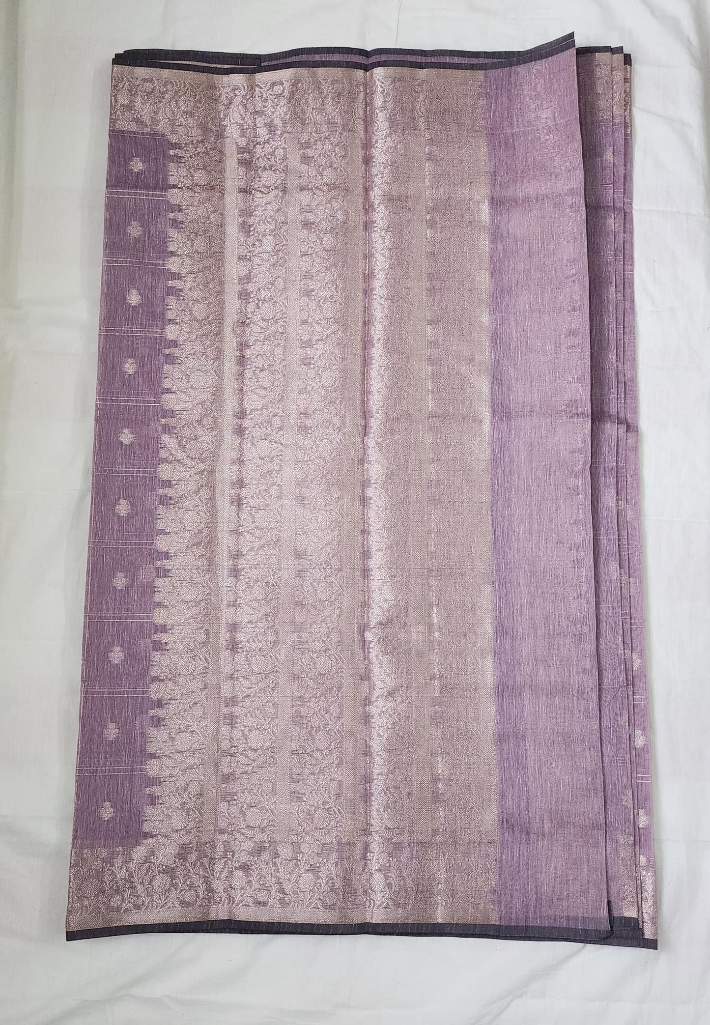 Light Violet Banaras Linen Cotton-Silk Saree with Rich Pallu – Subtle Luxury for Every Occasion