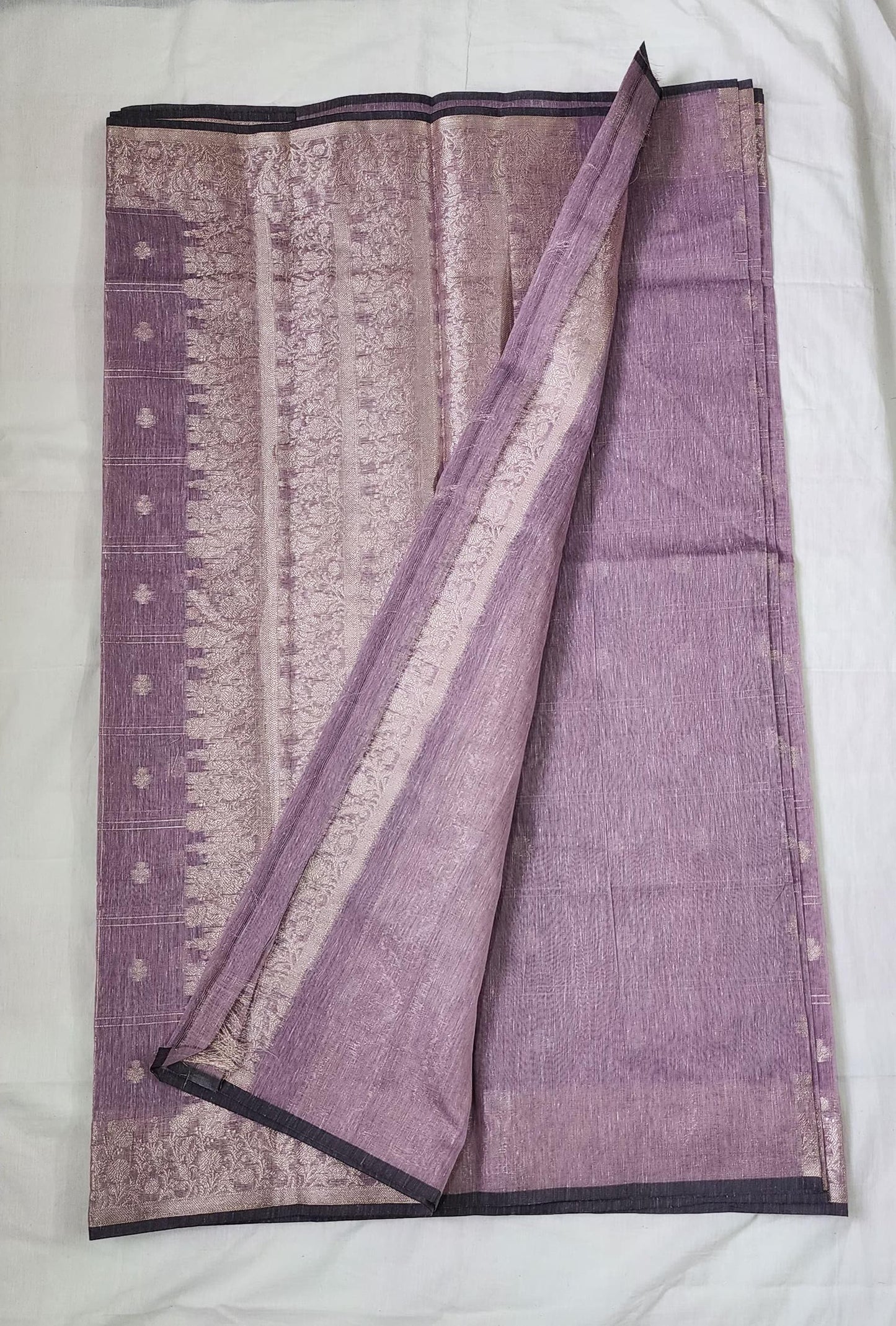 Light Violet Banaras Linen Cotton-Silk Saree with Rich Pallu – Subtle Luxury for Every Occasion