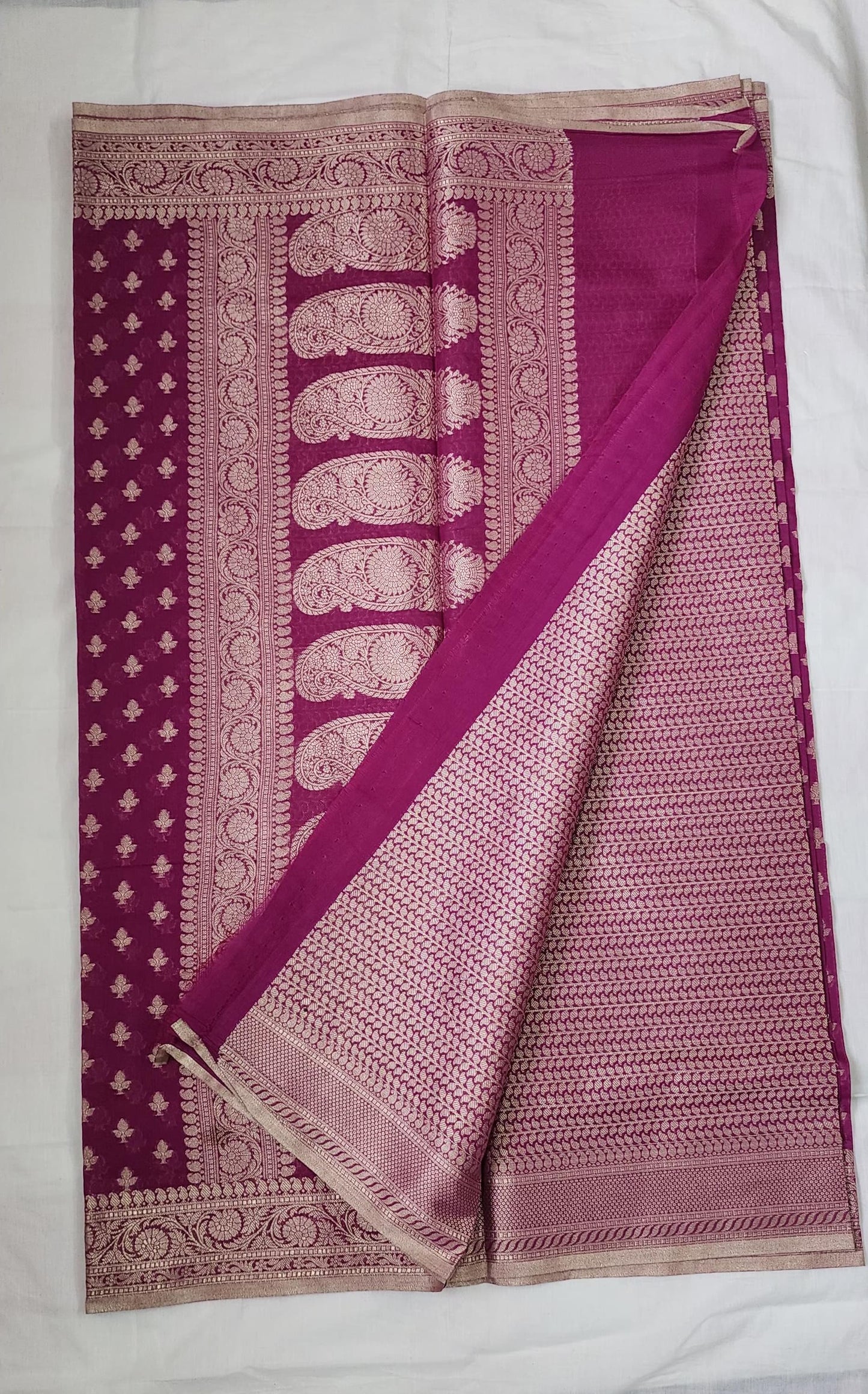 Radiant Burgandy Banarasi Cotton Silk Saree with Rich Zari Border & Pallu – Festive & Elegant Wear